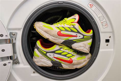 nikes in de wasmachine|how to wash nikes.